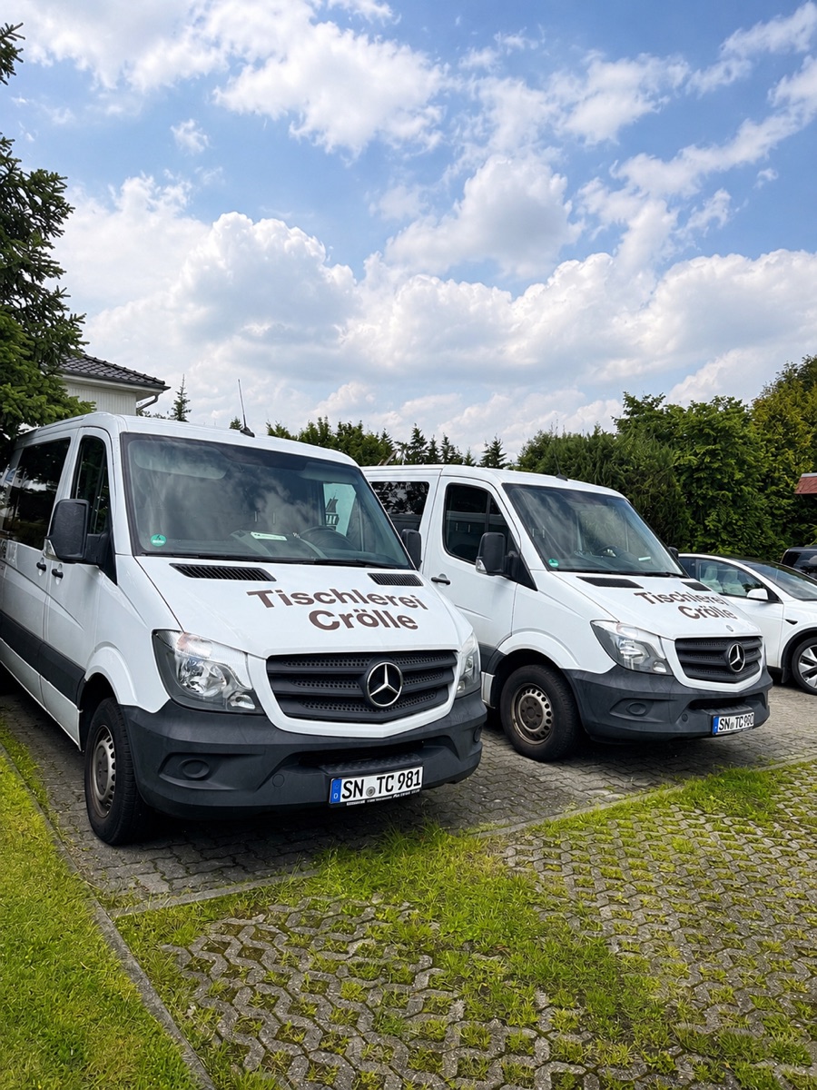 Firmenfahrzeuge der Tischlerei Crölle
